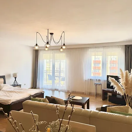 Plac 14 80 M2 Z Balkonem Centrum Апартаменты