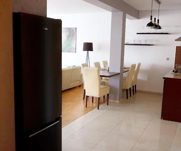 Plac 14- Apartamenty i pokoje w centrum *