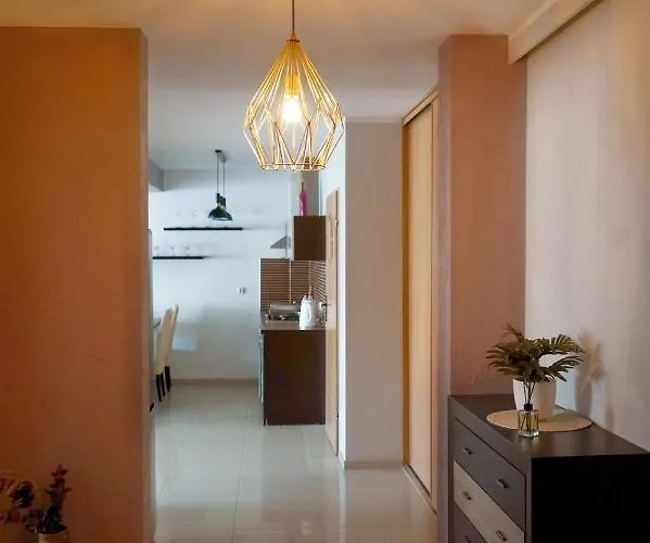 Plac 14- Apartamenty i pokoje w centrum