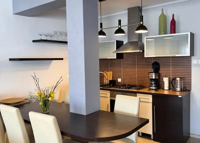 Plac 14- Apartamenty i pokoje w centrum Apartmán